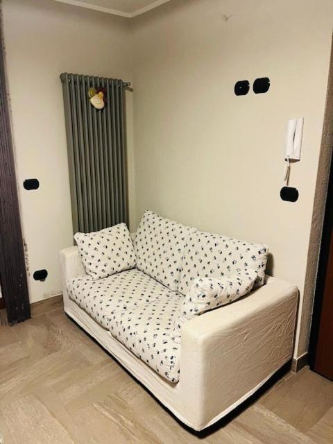 Incantevole Appartamento Con Giardino - Garage Privato E Free Wifi โอลิกซ์ ภายนอก รูปภาพ